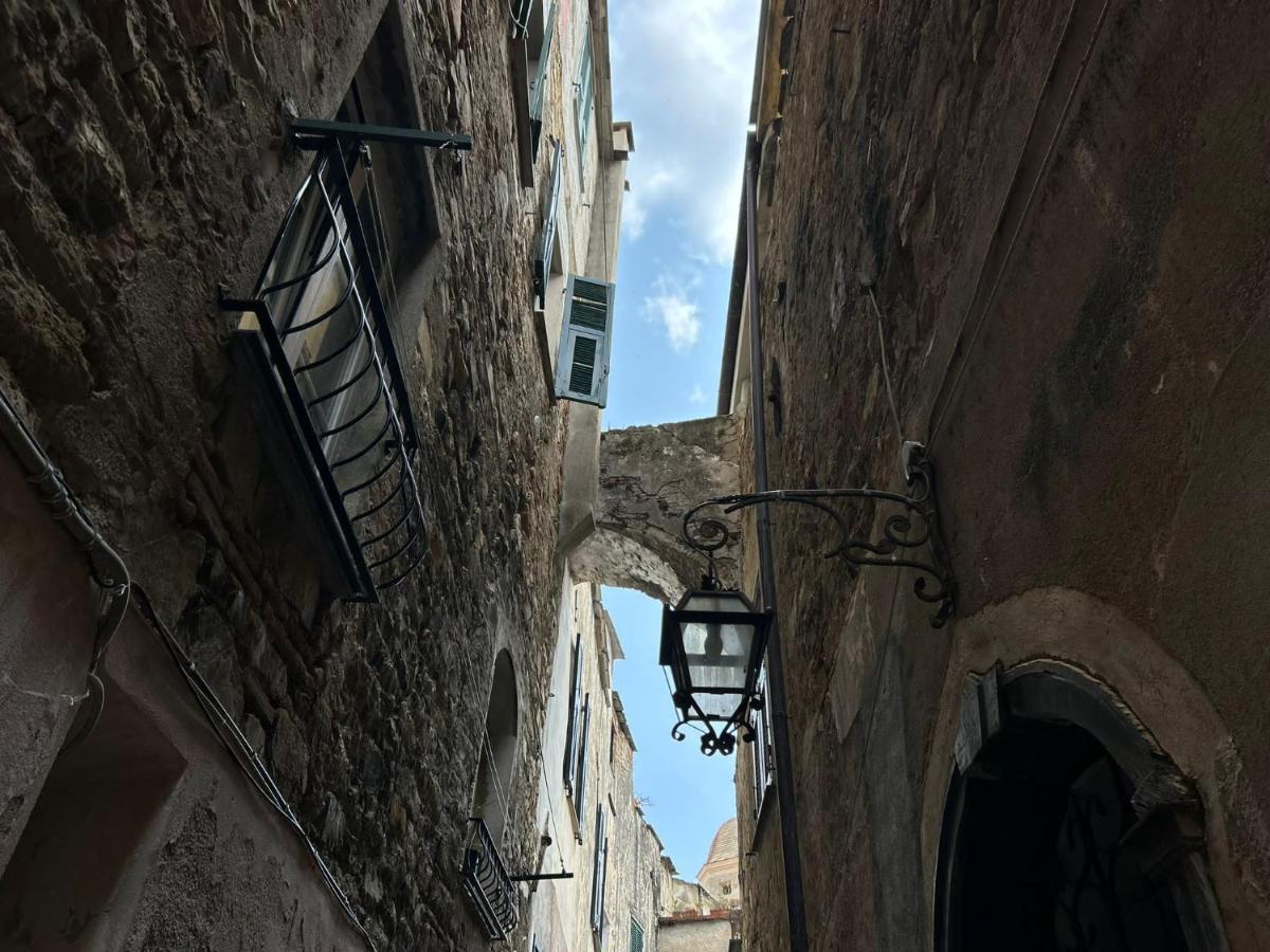La Finestra Sul Borgo Bed & Breakfast Черво Екстериор снимка