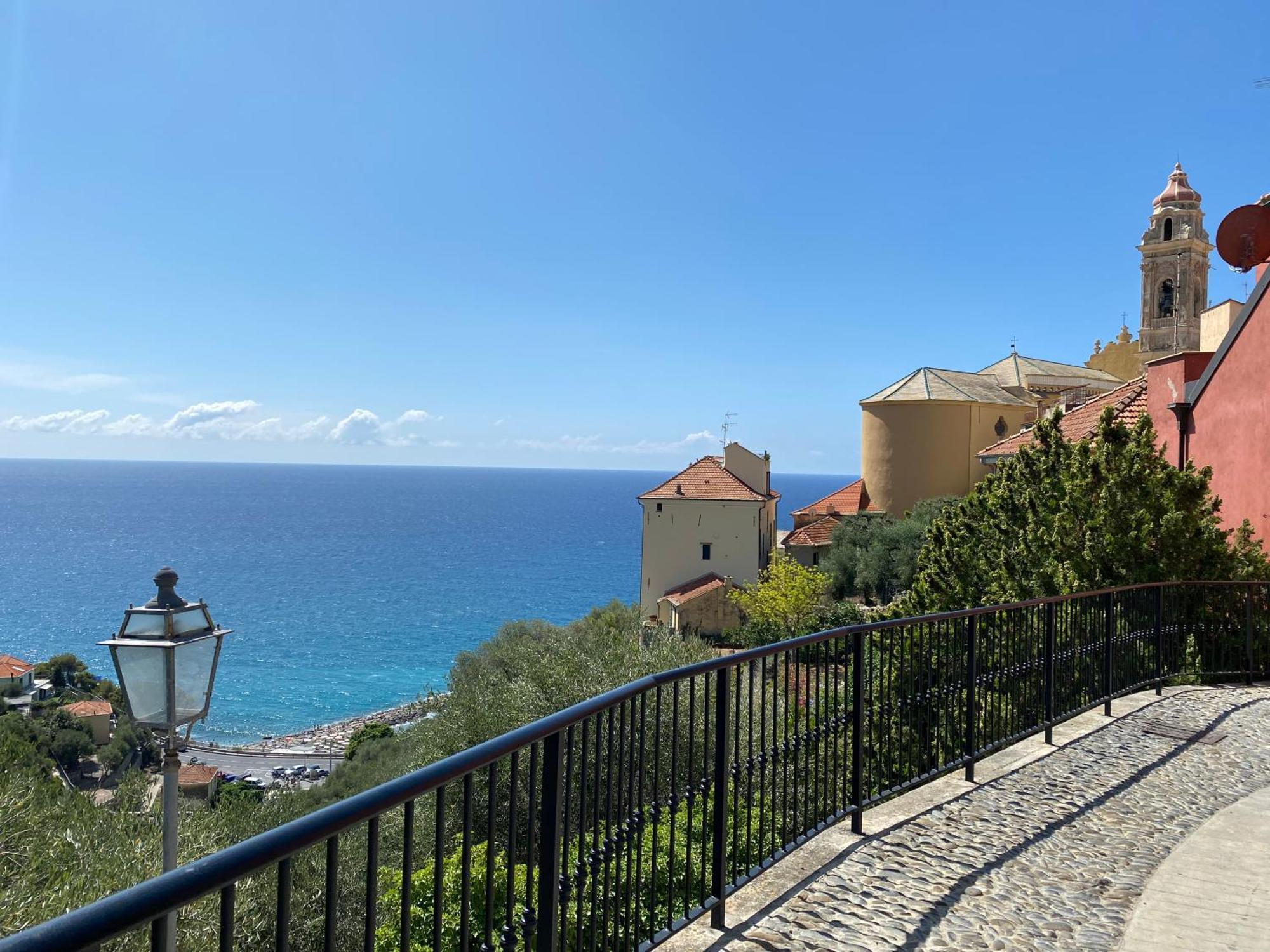 La Finestra Sul Borgo Bed & Breakfast Черво Екстериор снимка