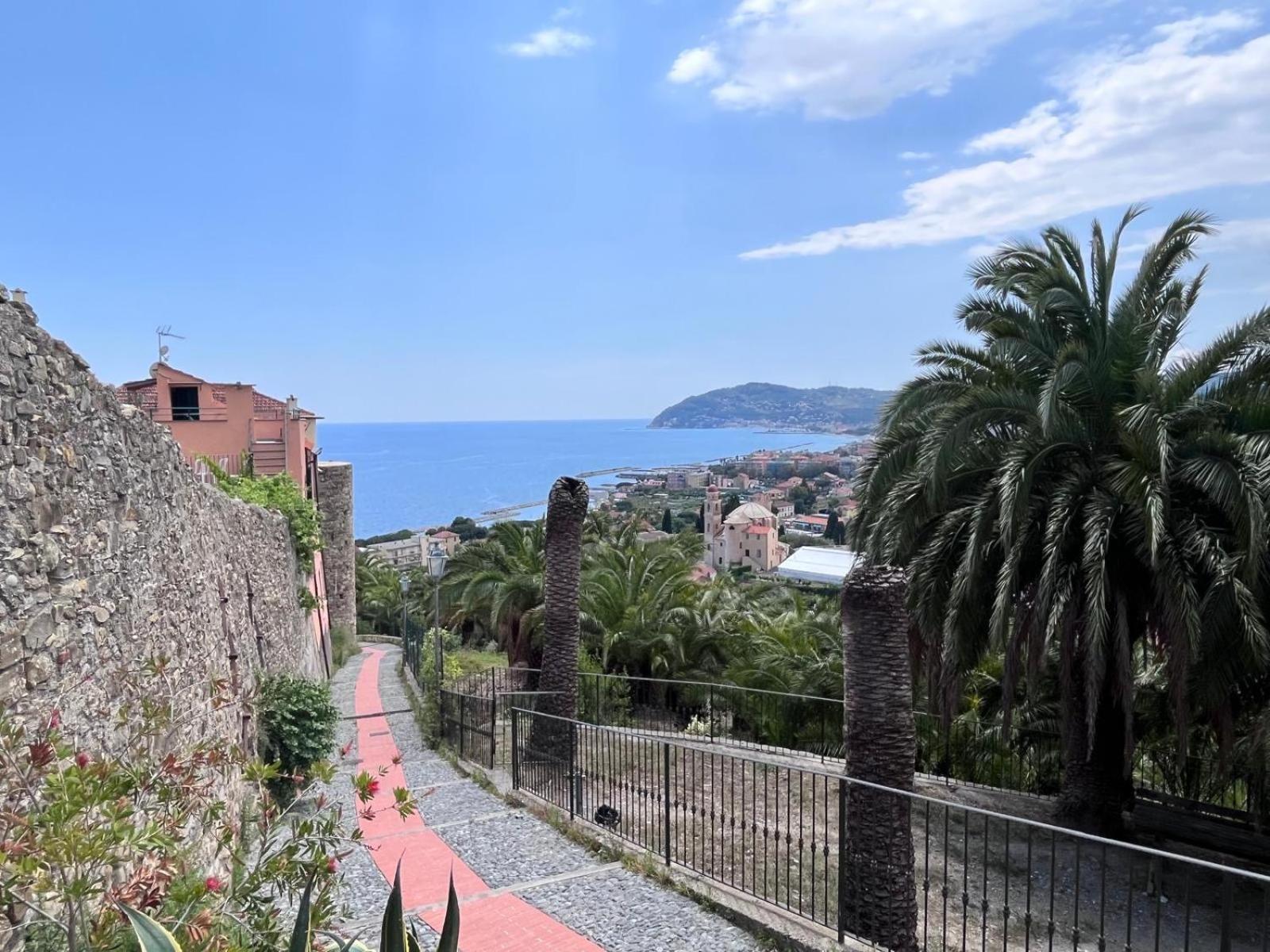 La Finestra Sul Borgo Bed & Breakfast Черво Екстериор снимка