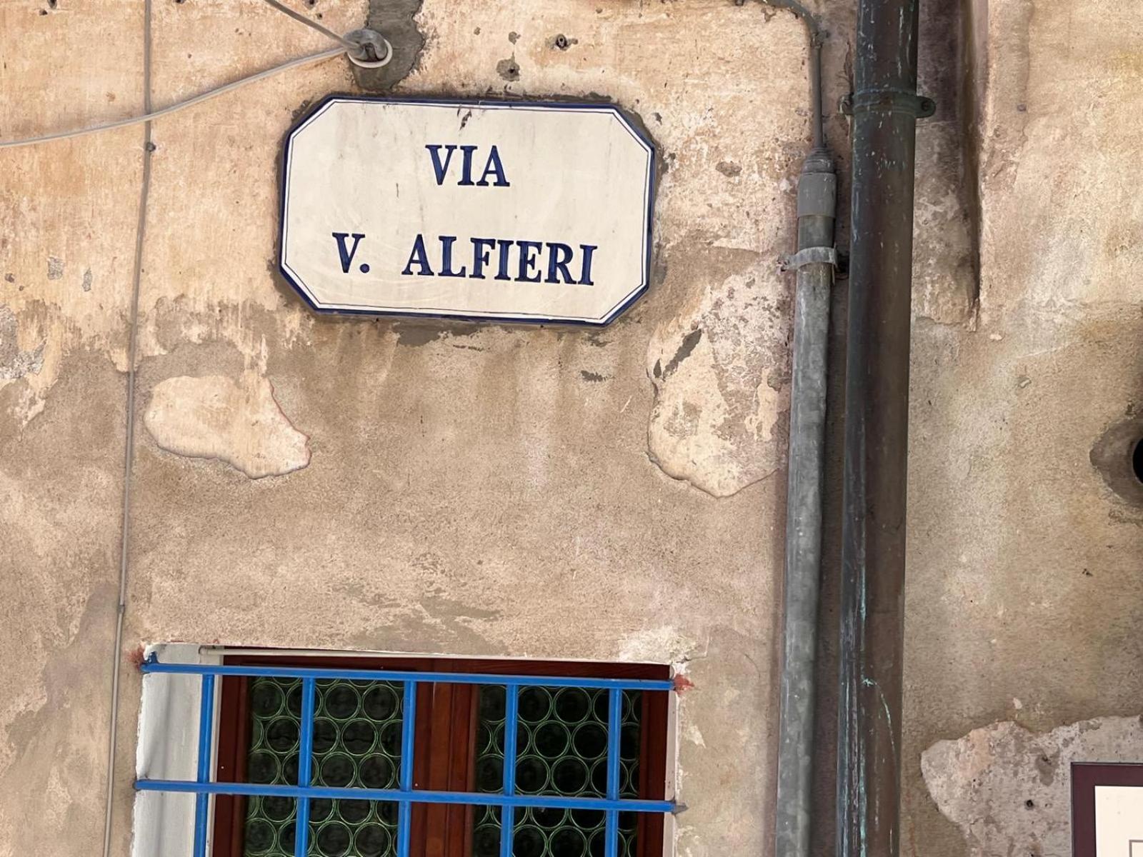 La Finestra Sul Borgo Bed & Breakfast Черво Екстериор снимка