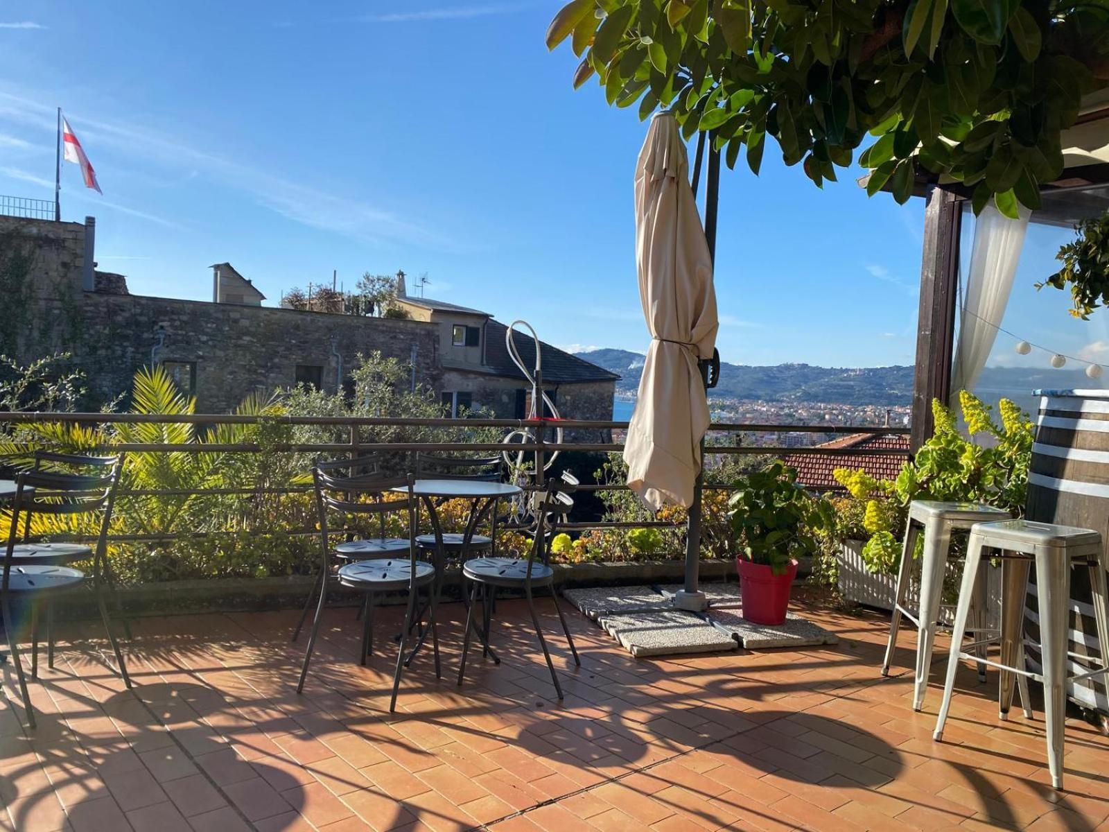 La Finestra Sul Borgo Bed & Breakfast Черво Екстериор снимка