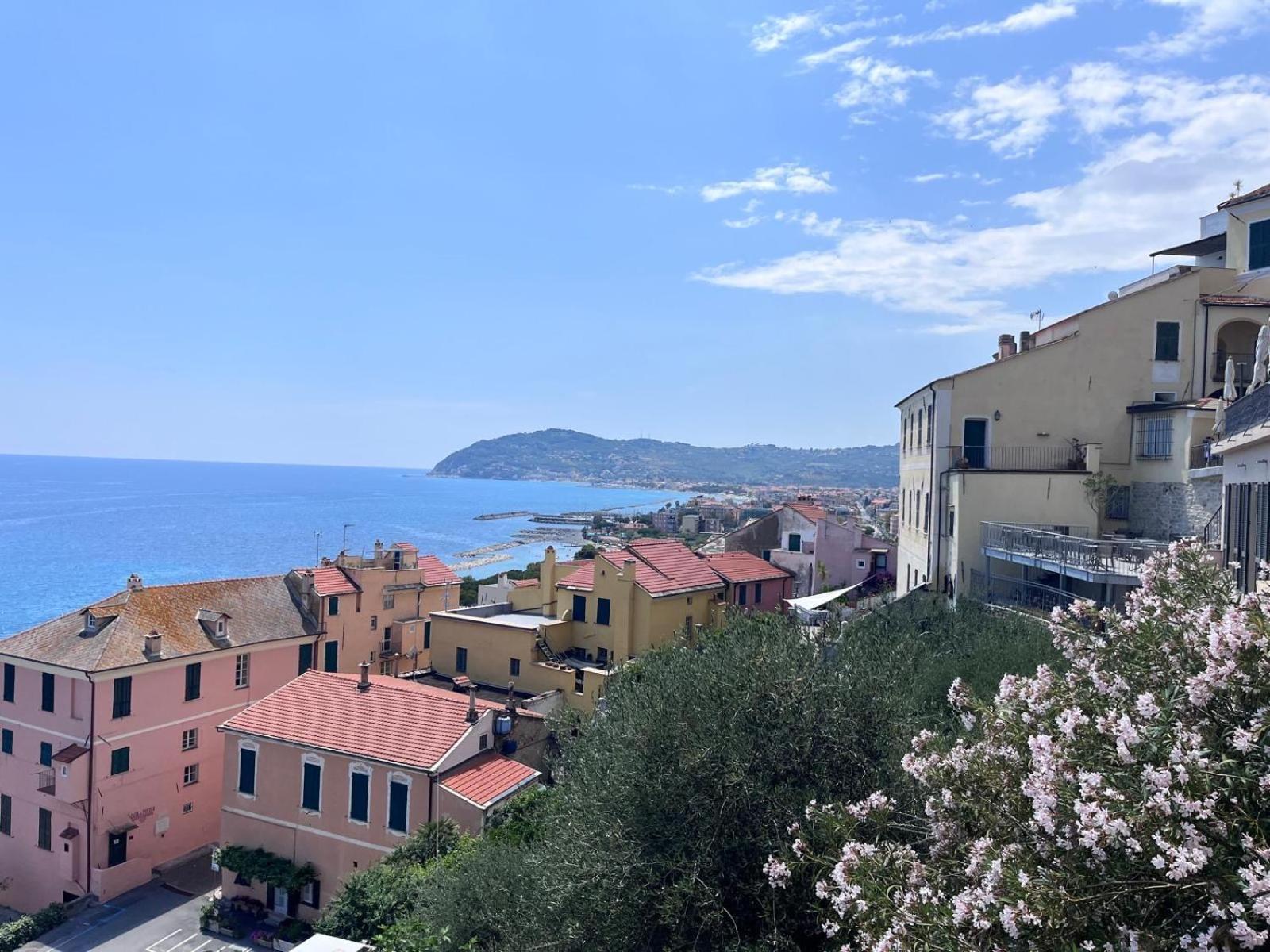 La Finestra Sul Borgo Bed & Breakfast Черво Екстериор снимка