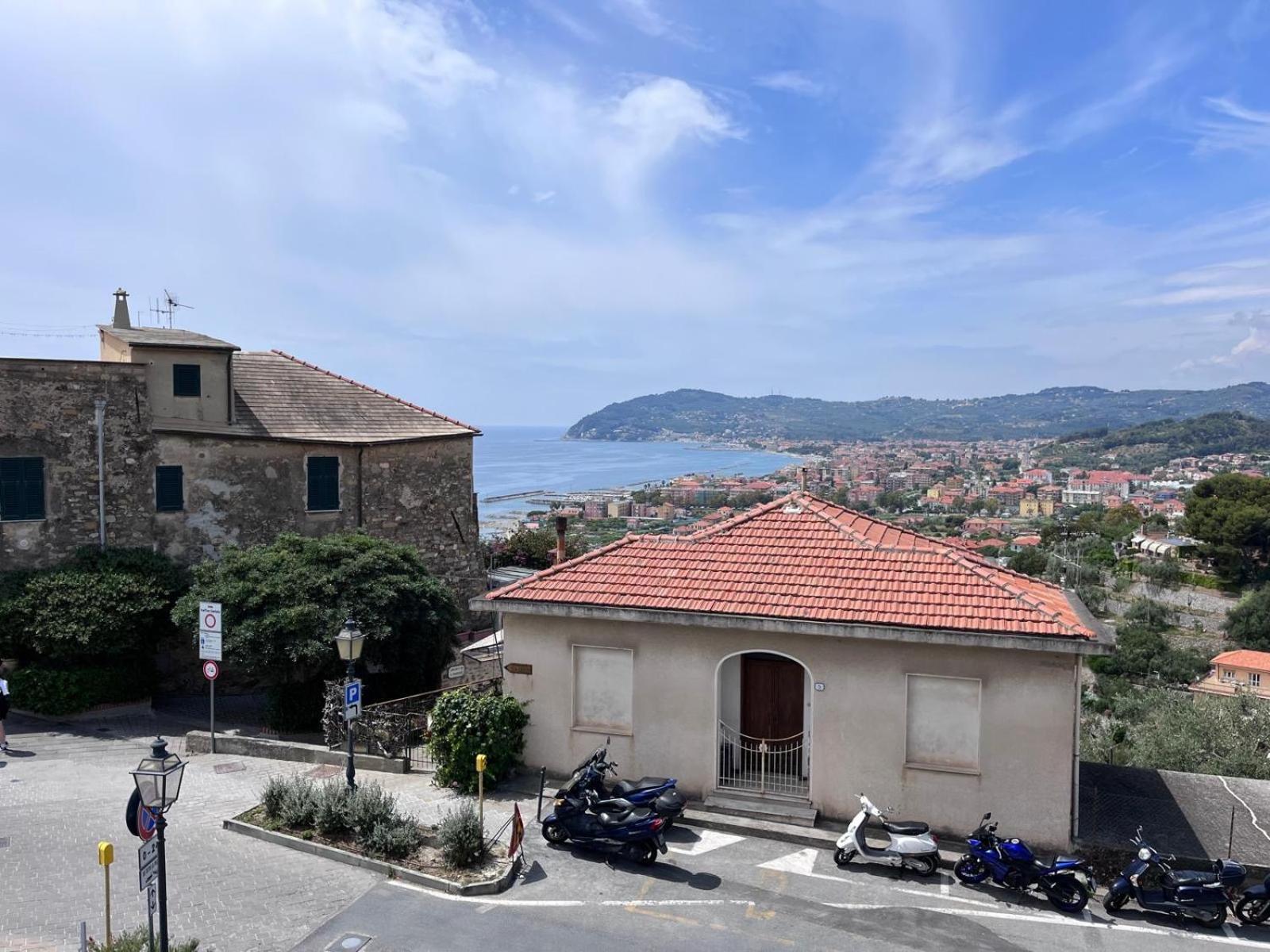 La Finestra Sul Borgo Bed & Breakfast Черво Екстериор снимка